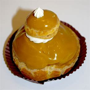 Religieuse au Café
